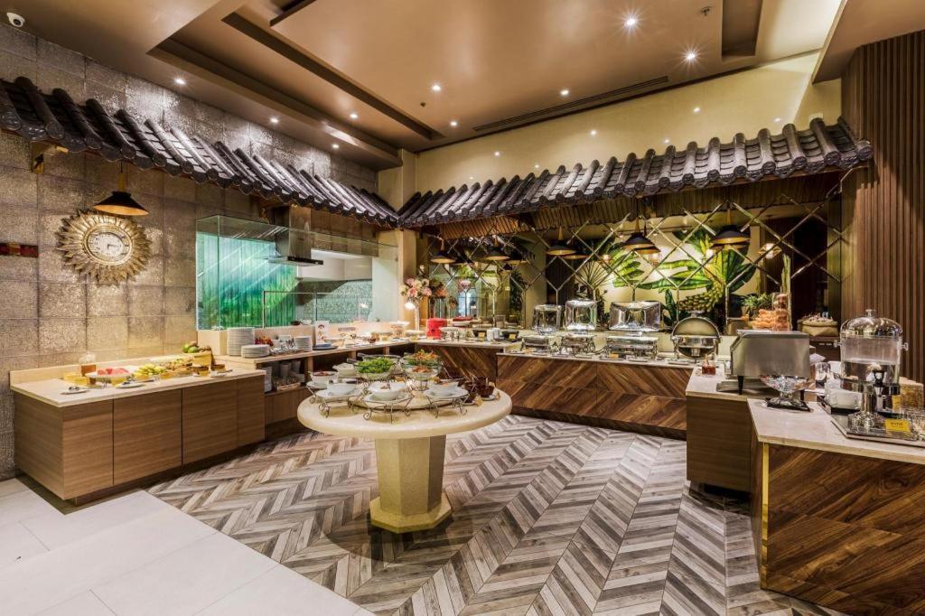 Sunflower Cbq Hotel Хошимин Экстерьер фото