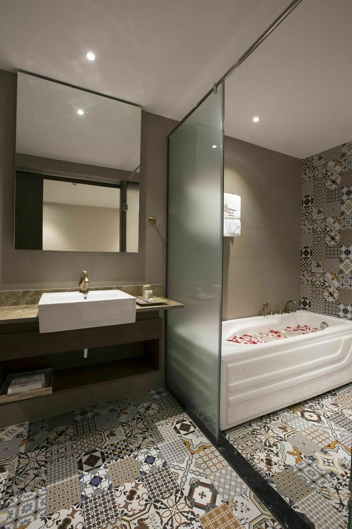 Sunflower Cbq Hotel Хошимин Экстерьер фото